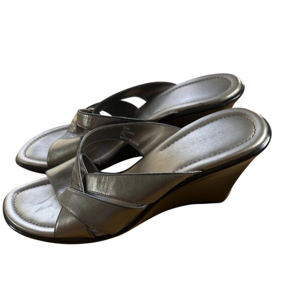 Caressa Size 10M Metallic Silver Strappy Wedge Sandals - Picture 3 of 16